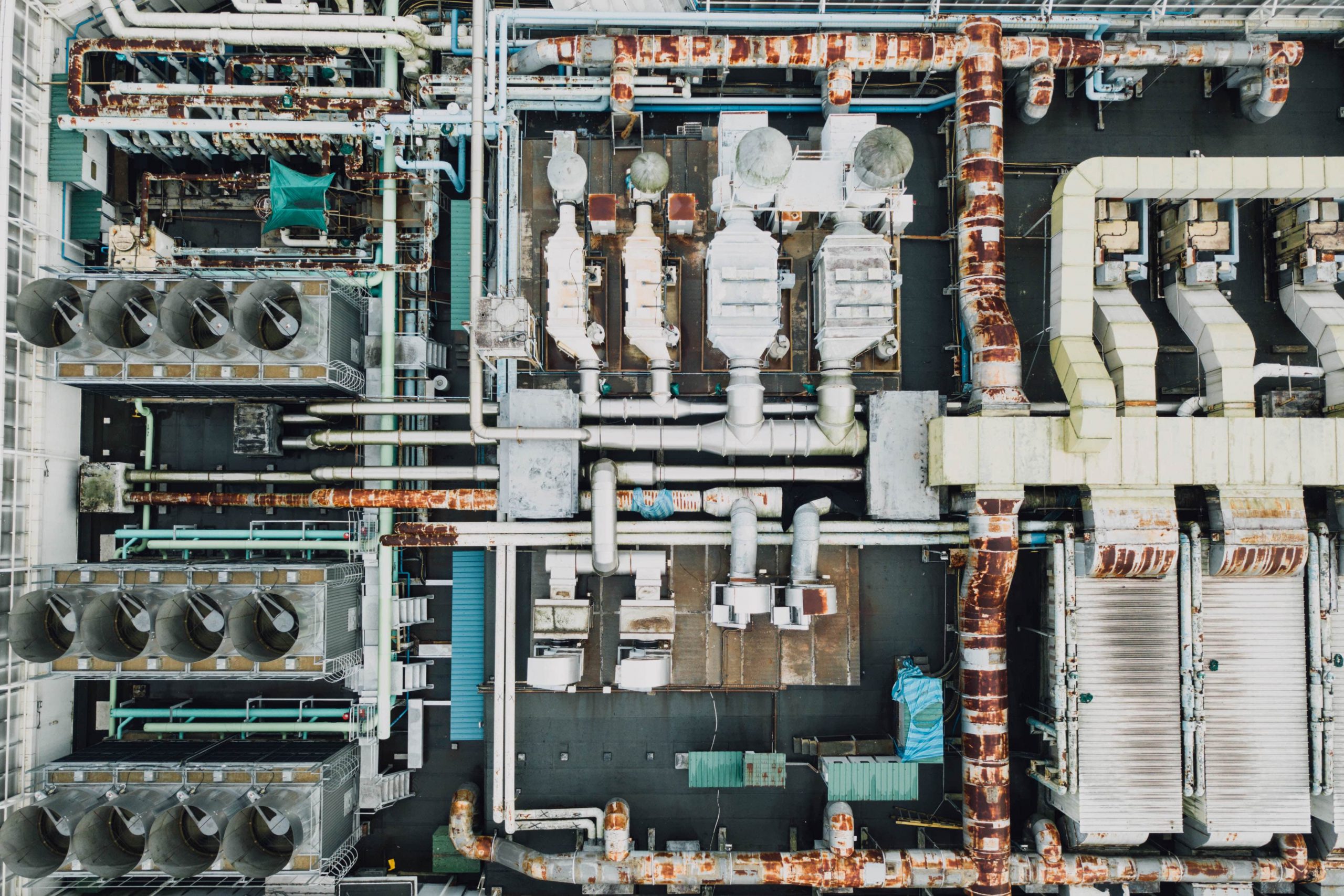 نمایی از بالای یک کارخانه - جهان صنعت آبنوس
